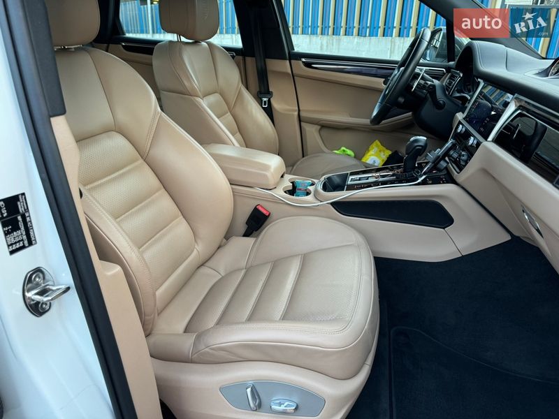 Внедорожник / Кроссовер Porsche Macan 2022 в Киеве