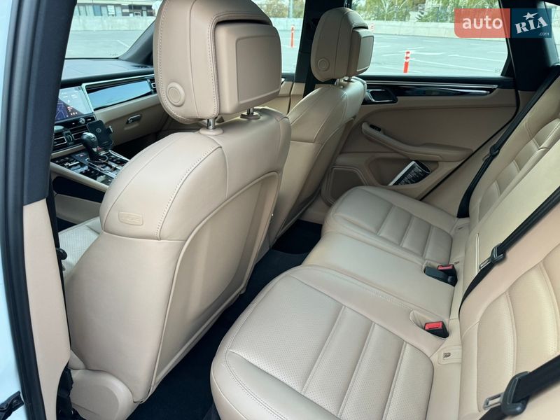 Внедорожник / Кроссовер Porsche Macan 2022 в Киеве