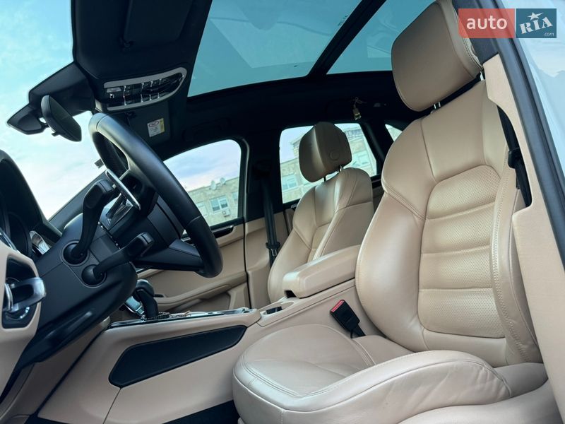 Внедорожник / Кроссовер Porsche Macan 2022 в Киеве