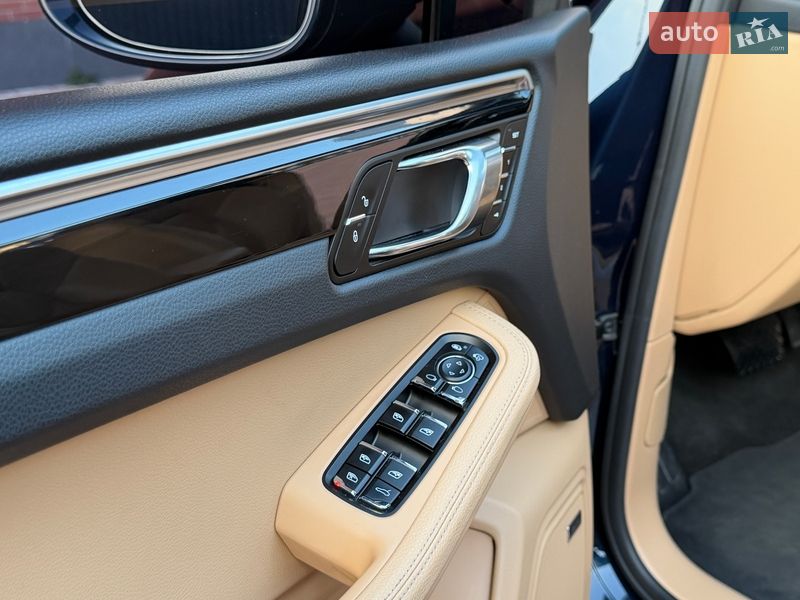 Внедорожник / Кроссовер Porsche Macan 2018 в Одессе