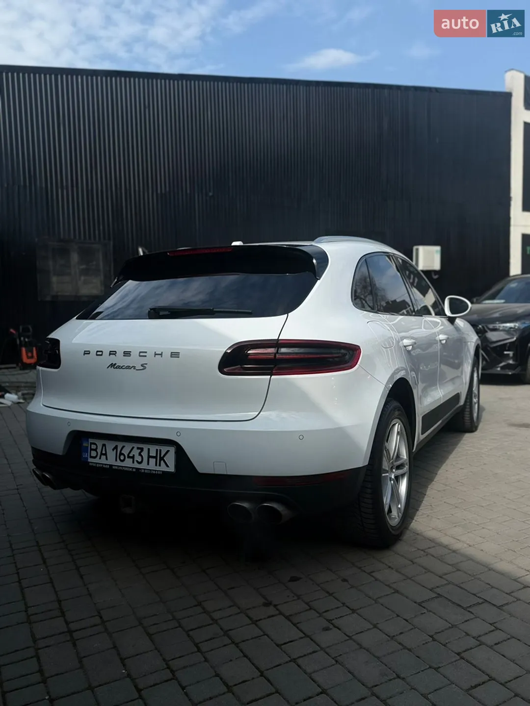 2016 Porsche Macan - мініатюра 2