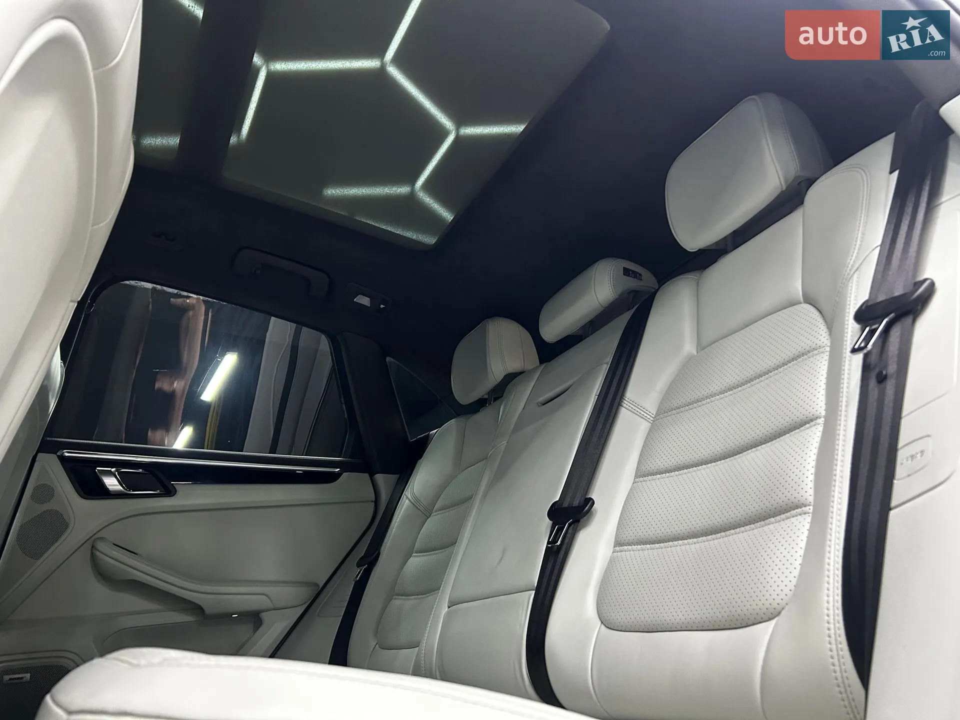 2015 Porsche Macan - мініатюра 31