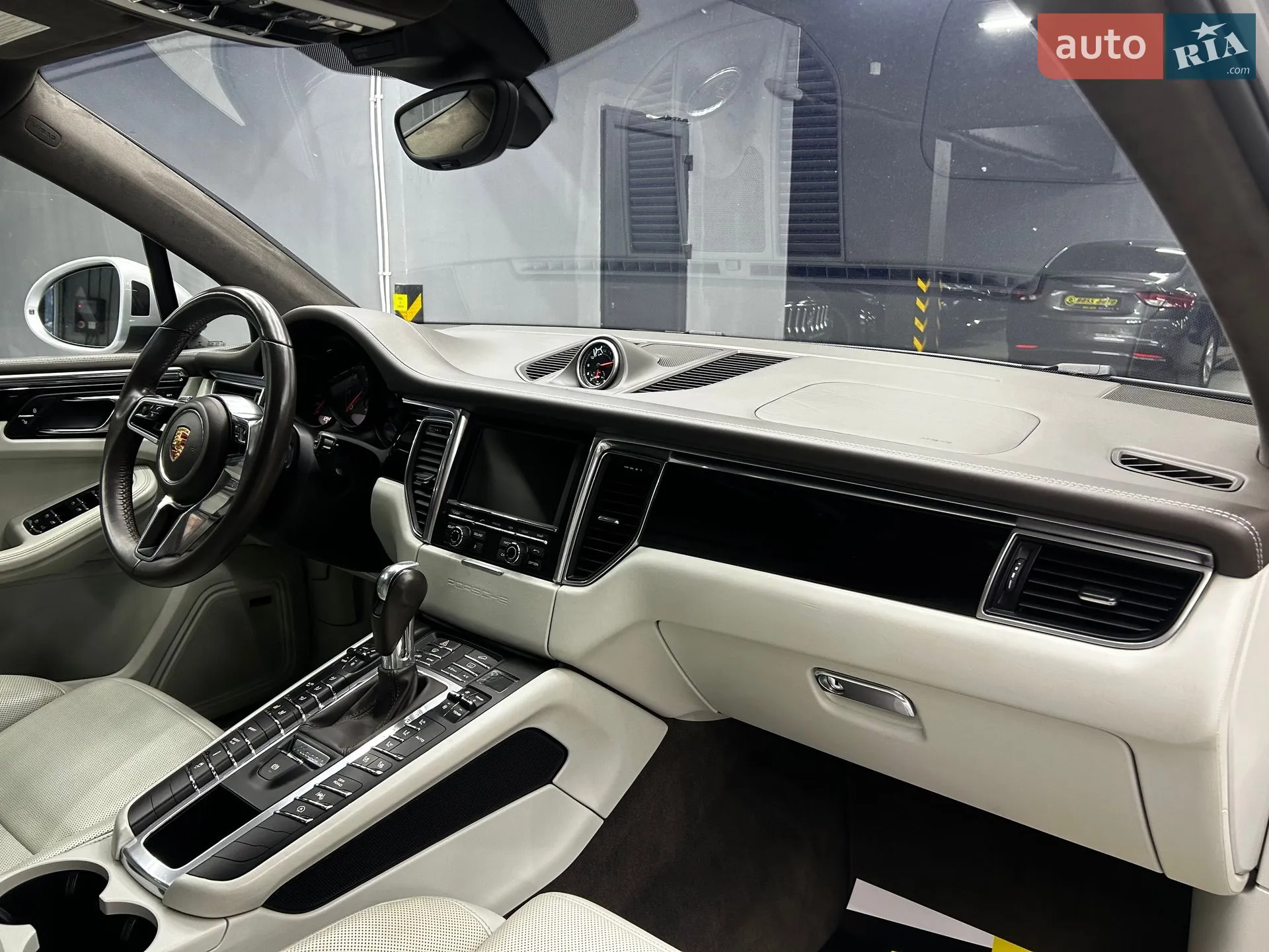 2015 Porsche Macan - мініатюра 29