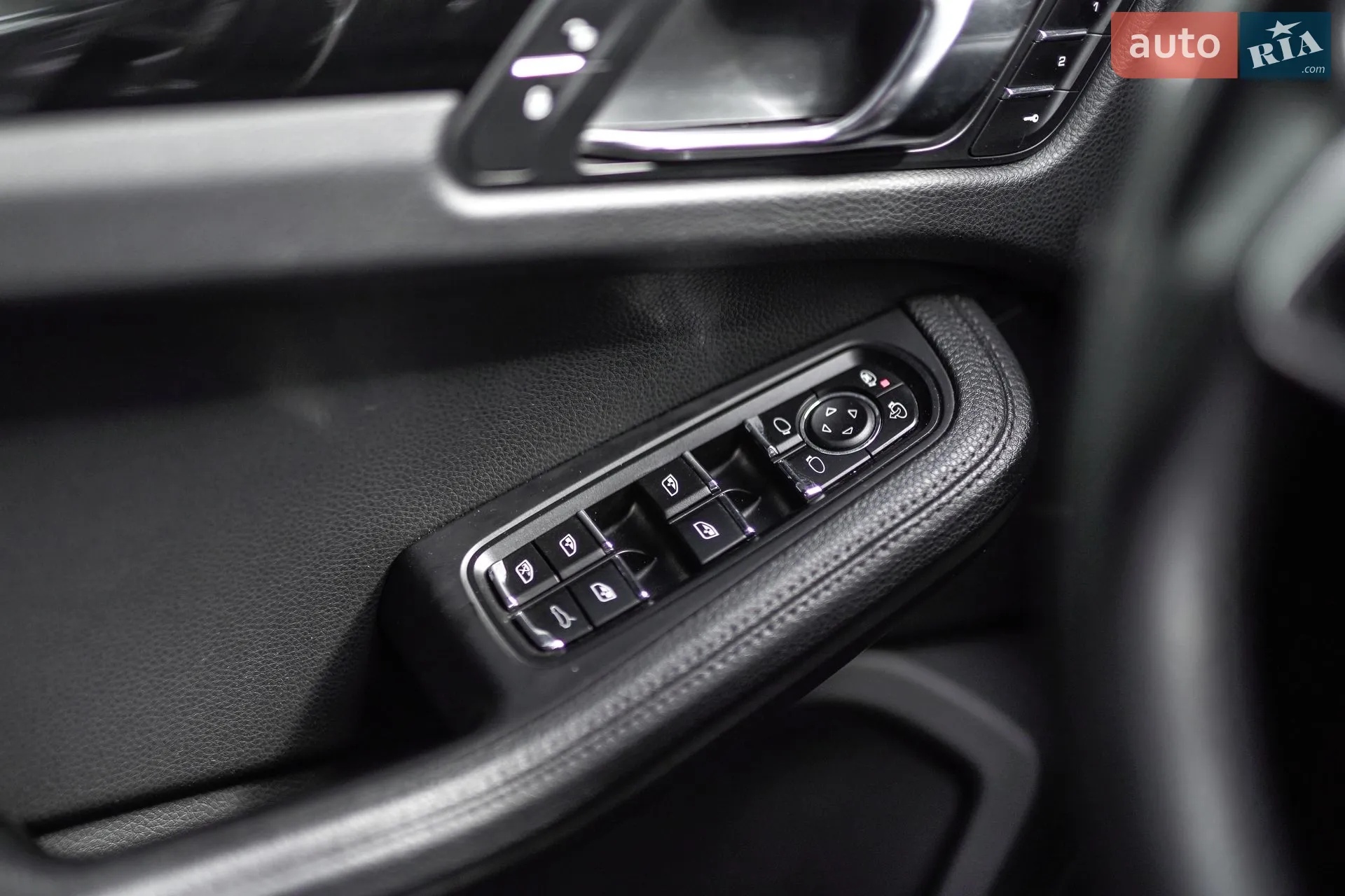 2015 Porsche Macan - мініатюра 12