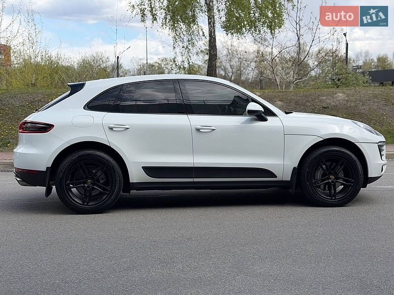 Внедорожник / Кроссовер Porsche Macan 2016 в Киеве