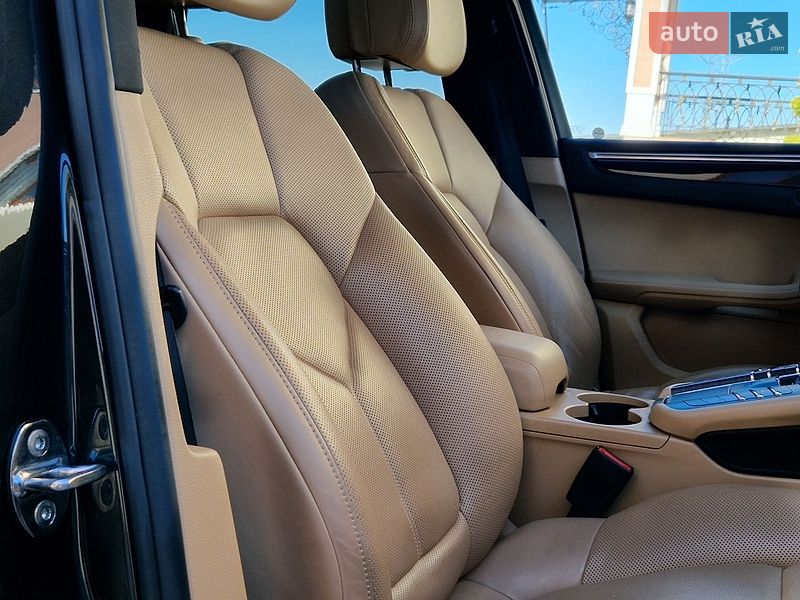 Внедорожник / Кроссовер Porsche Macan 2017 в Бориславе