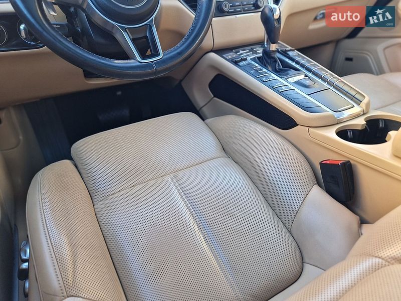 Внедорожник / Кроссовер Porsche Macan 2017 в Бориславе