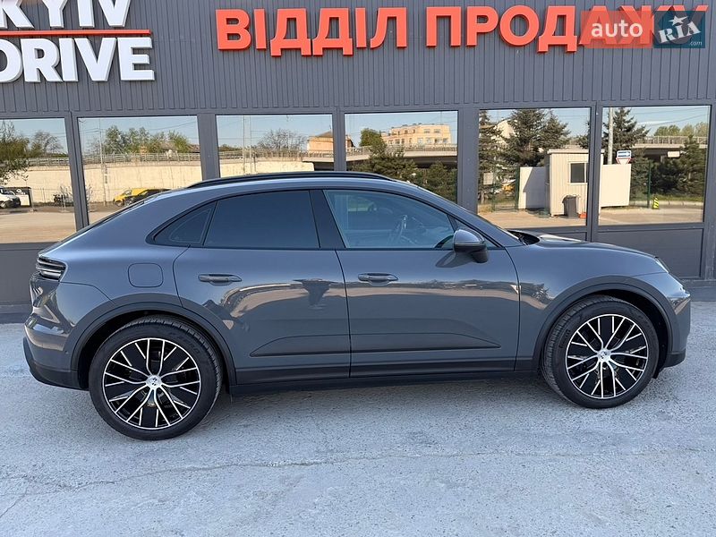 Внедорожник / Кроссовер Porsche Macan 2025 в Киеве