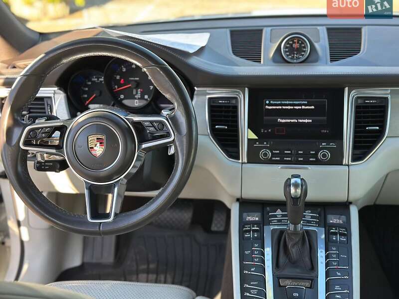 Внедорожник / Кроссовер Porsche Macan 2017 в Одессе