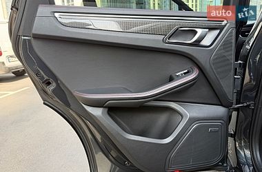 Внедорожник / Кроссовер Porsche Macan 2016 в Киеве