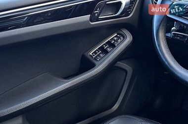 Внедорожник / Кроссовер Porsche Macan 2020 в Киеве
