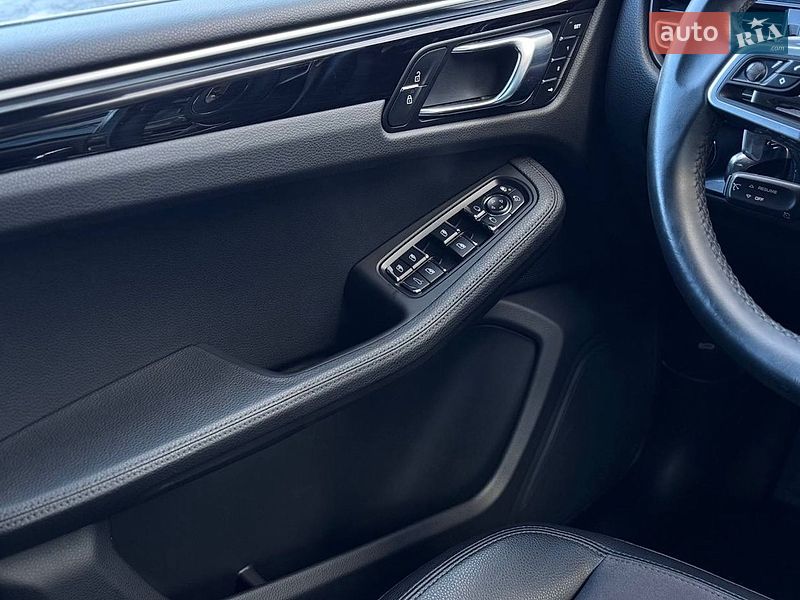 Внедорожник / Кроссовер Porsche Macan 2020 в Киеве