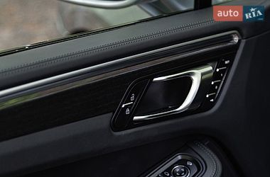 Внедорожник / Кроссовер Porsche Macan 2022 в Киеве