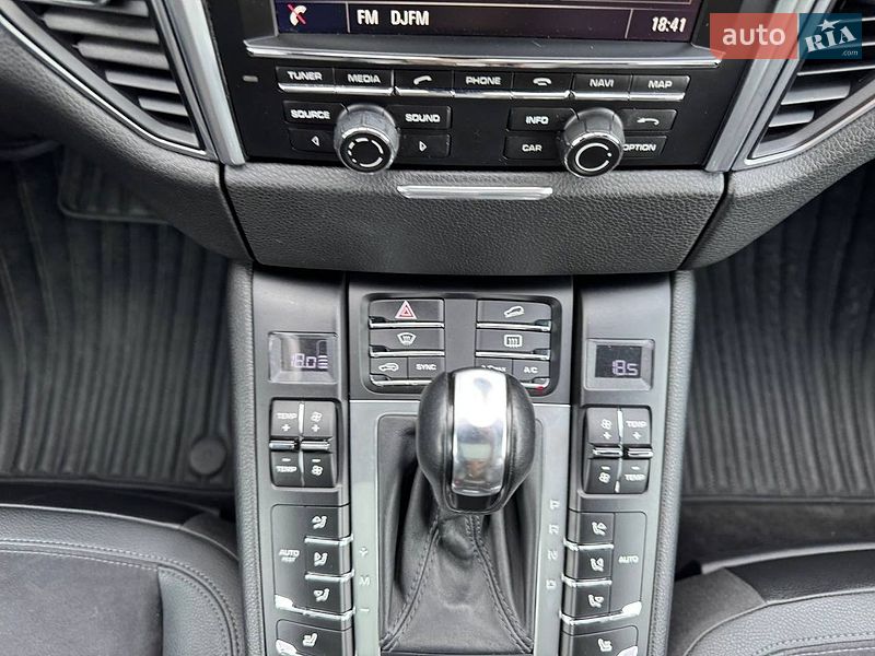 Внедорожник / Кроссовер Porsche Macan 2014 в Киеве