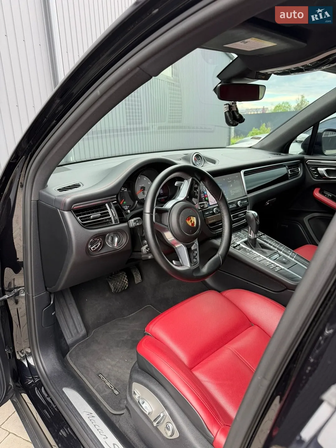 2021 Porsche Macan - мініатюра 17