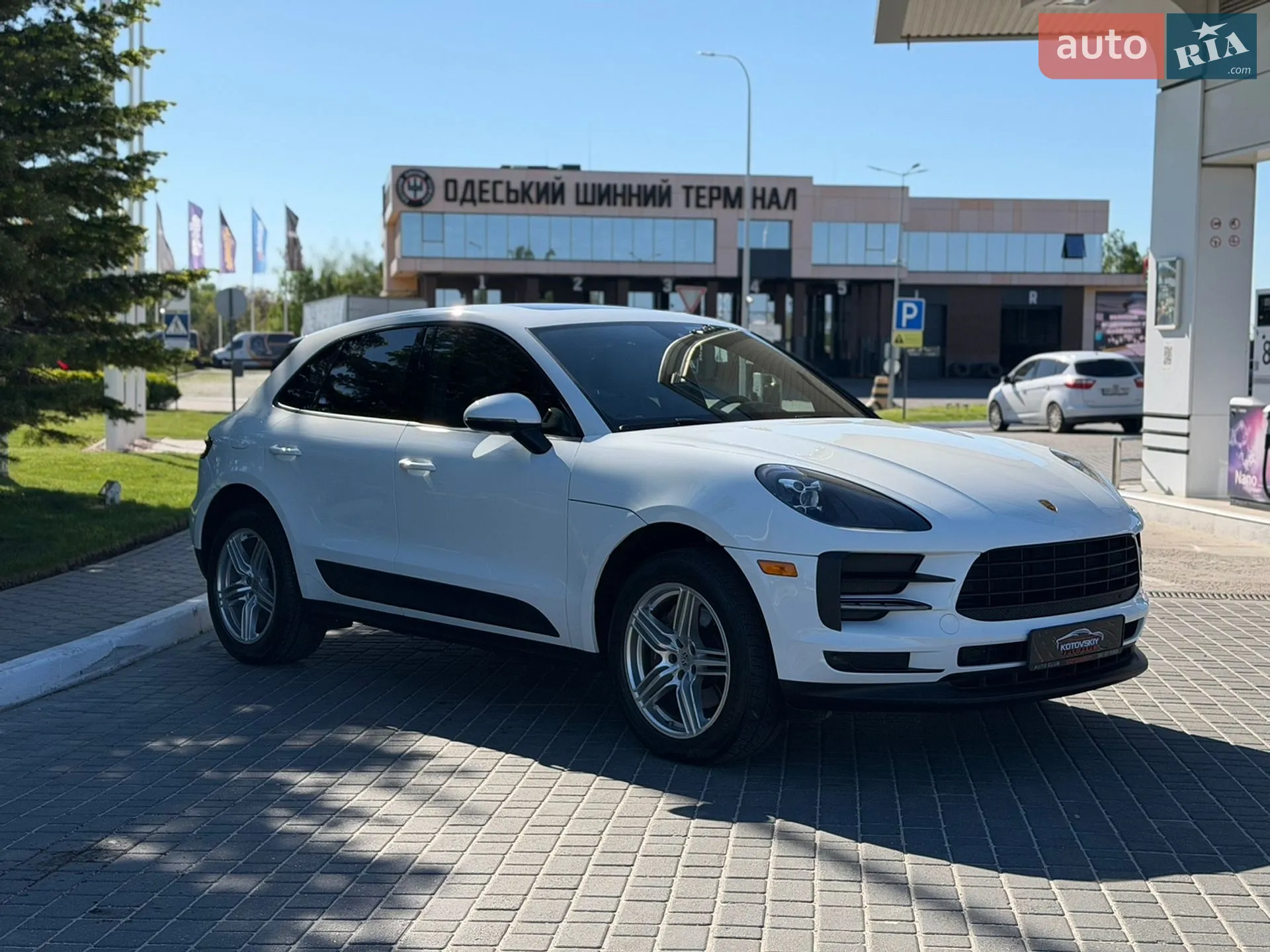 2020 Porsche Macan - мініатюра 3
