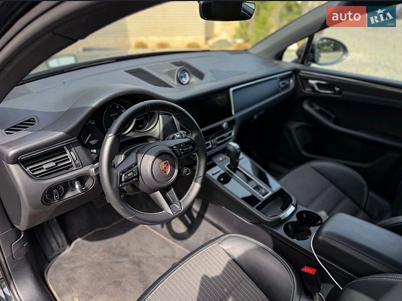 Позашляховик / Кросовер Porsche Macan 2024 в Львові