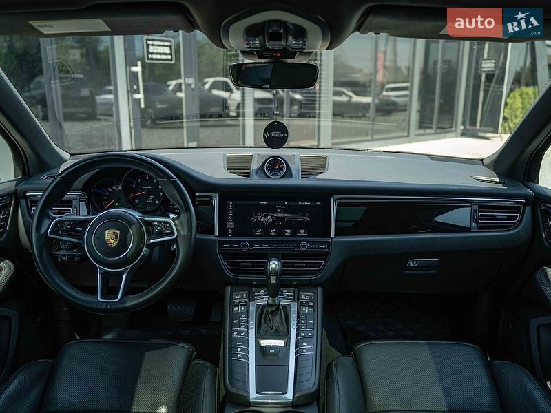 Внедорожник / Кроссовер Porsche Macan 2021 в Черновцах