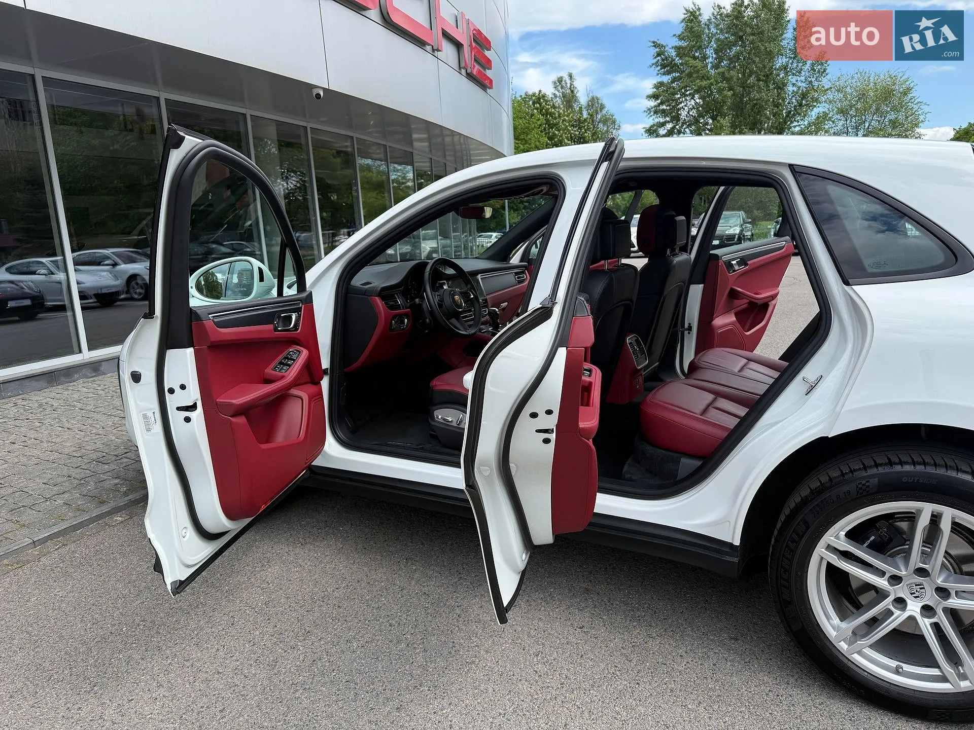 2022 Porsche Macan - мініатюра 16