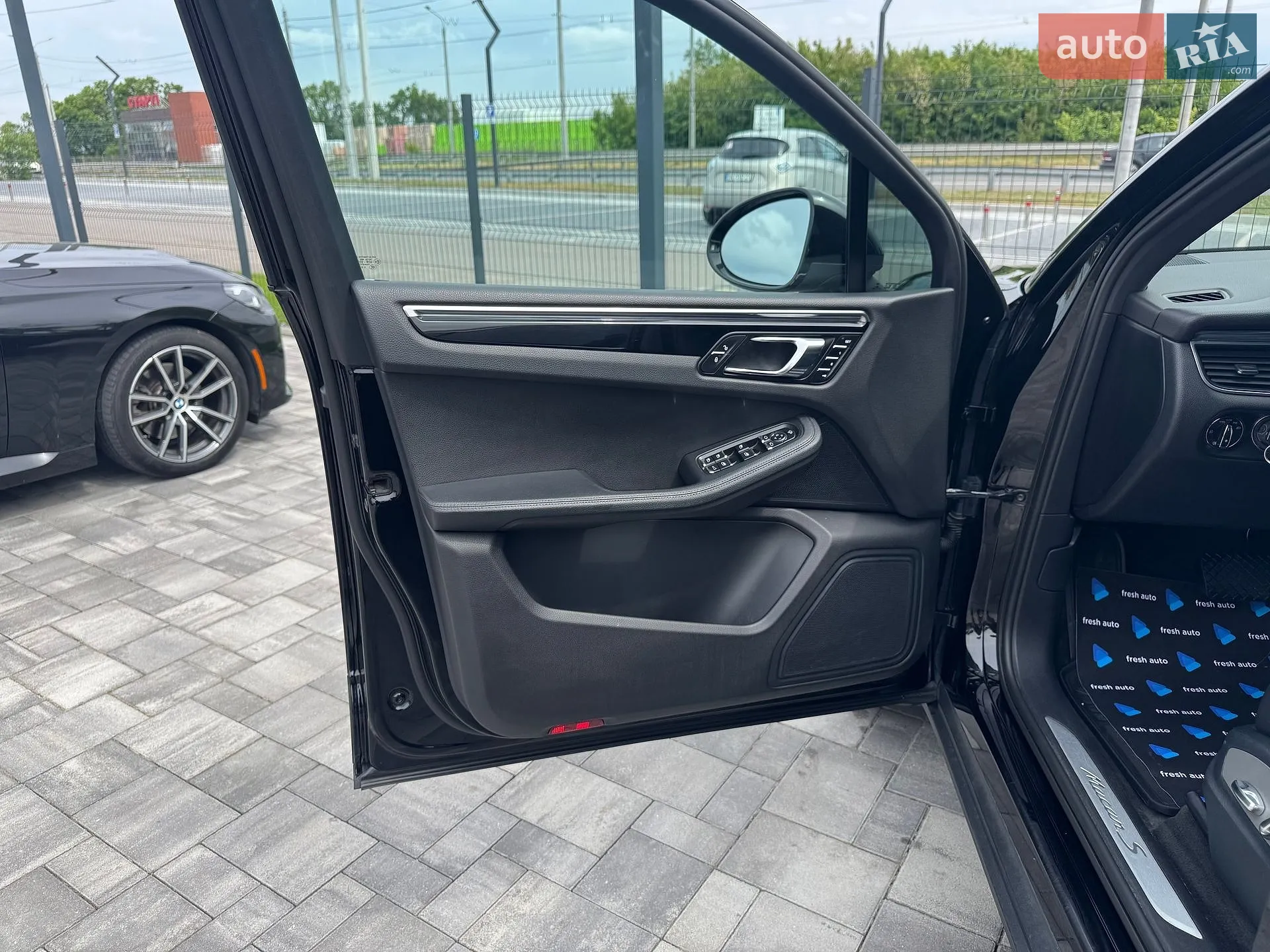 2015 Porsche Macan - мініатюра 13