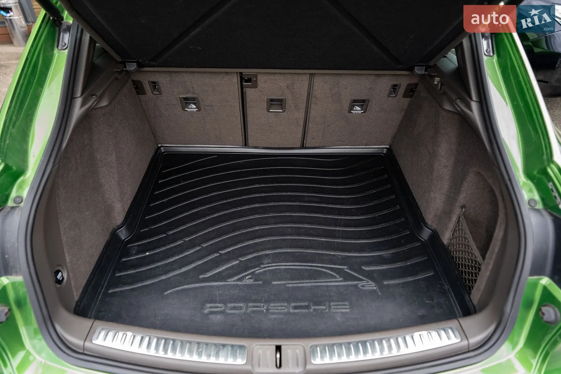 2021 Porsche Macan - мініатюра 32