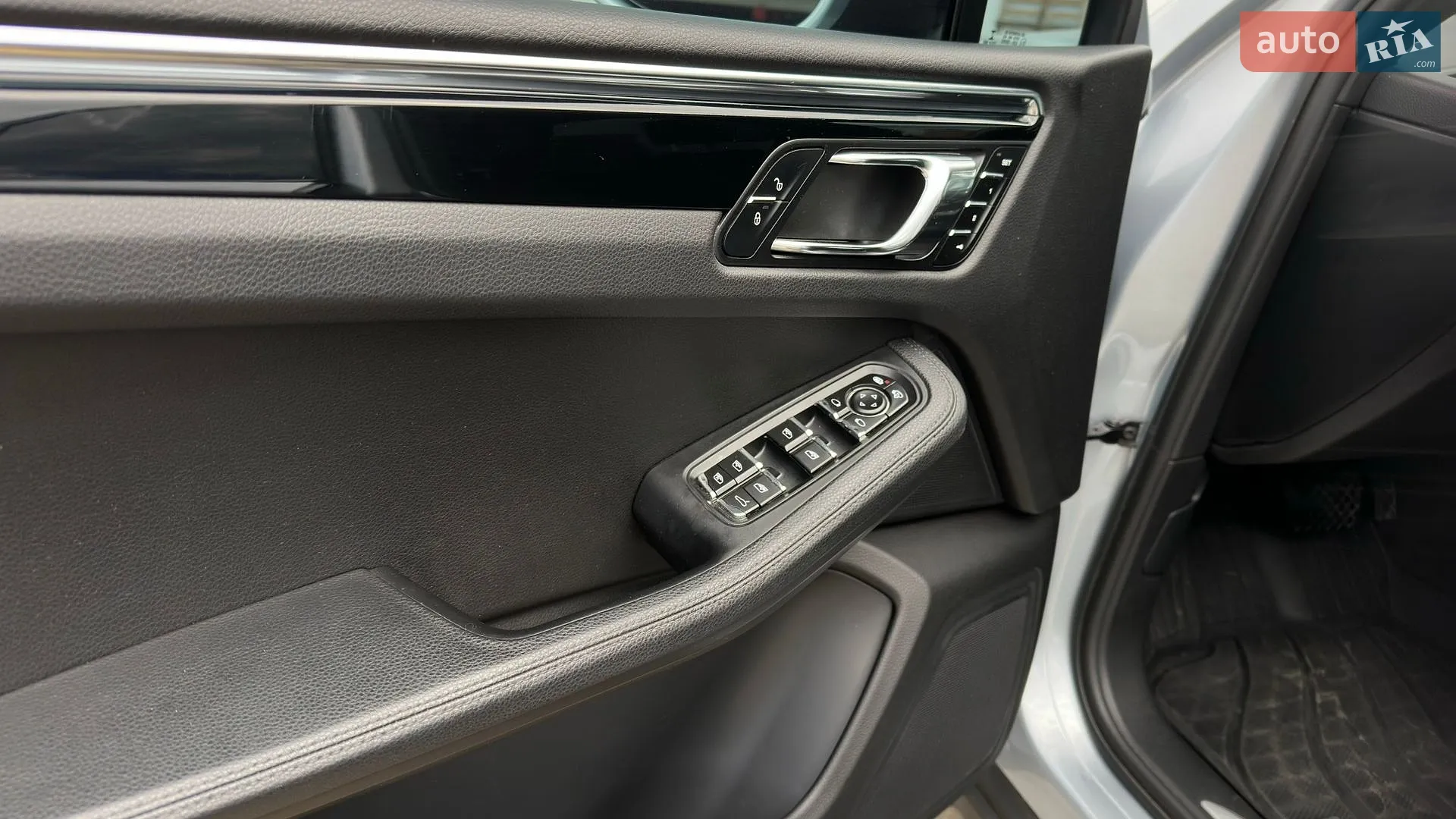 2015 Porsche Macan - мініатюра 16