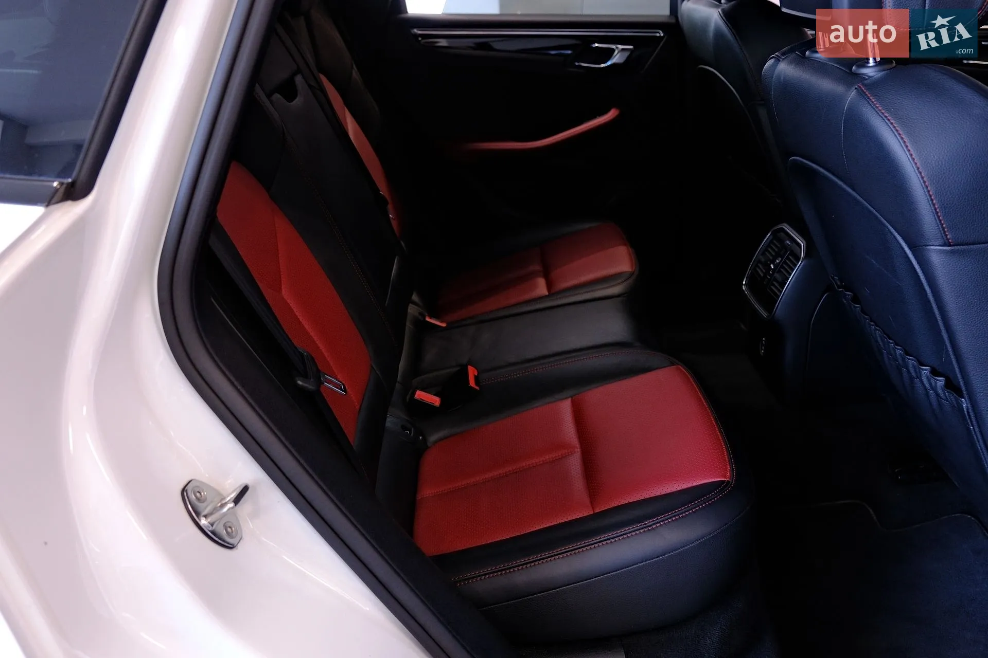 2019 Porsche Macan - мініатюра 35