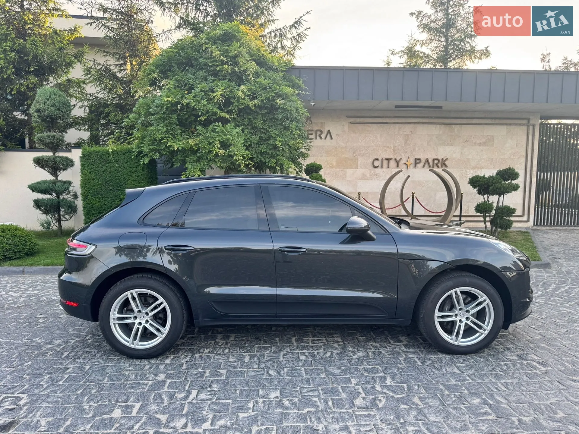 2020 Porsche Macan - мініатюра 9