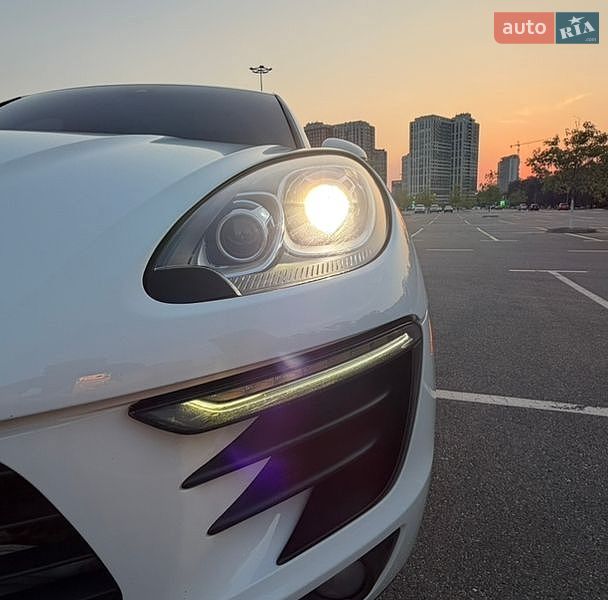 Позашляховик / Кросовер Porsche Macan 2016 в Києві