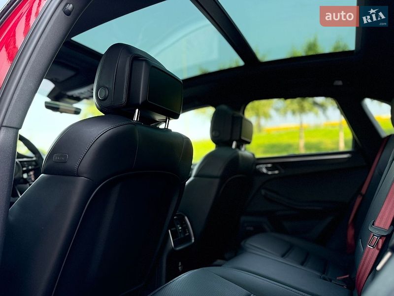 Внедорожник / Кроссовер Porsche Macan 2021 в Киеве