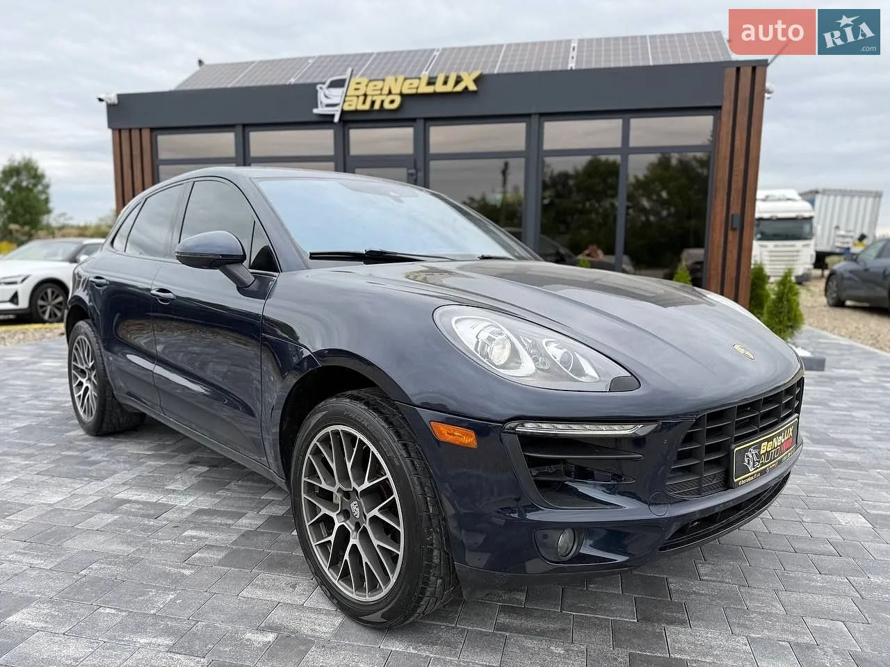 2017 Porsche Macan - мініатюра 2