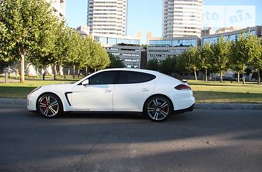 Хэтчбек Porsche Panamera 2013 в 