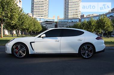 Хэтчбек Porsche Panamera 2013 в 