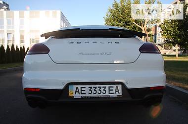 Хэтчбек Porsche Panamera 2013 в 