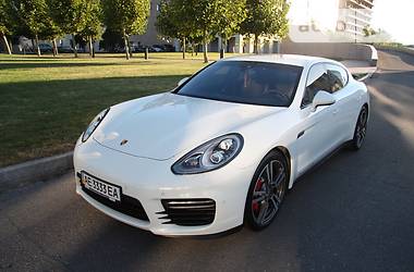 Хэтчбек Porsche Panamera 2013 в 