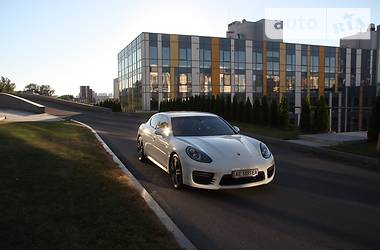 Хэтчбек Porsche Panamera 2013 в 