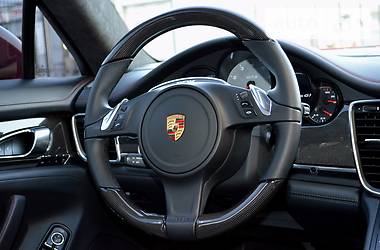 Седан Porsche Panamera 2014 в Киеве