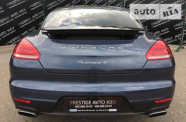 Седан Porsche Panamera 2013 в Киеве