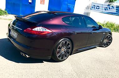 Седан Porsche Panamera 2012 в Днепре