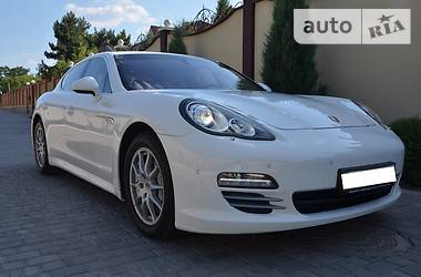 Седан Porsche Panamera 2010 в Запоріжжі