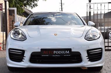 Седан Porsche Panamera 2014 в Одесі