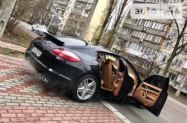 Седан Porsche Panamera 2011 в Киеве