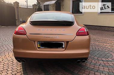 Хетчбек Porsche Panamera 2011 в Києві