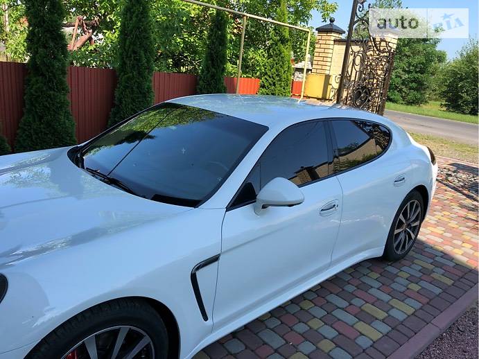 Седан Porsche Panamera 2015 в Хусте