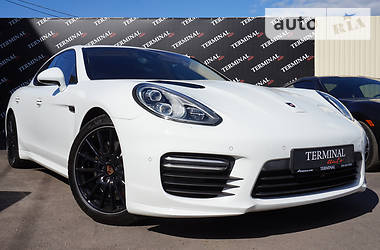 Седан Porsche Panamera 2014 в Одессе