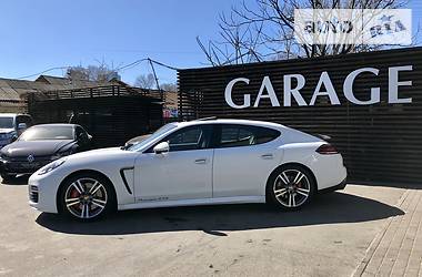 Седан Porsche Panamera 2014 в Киеве