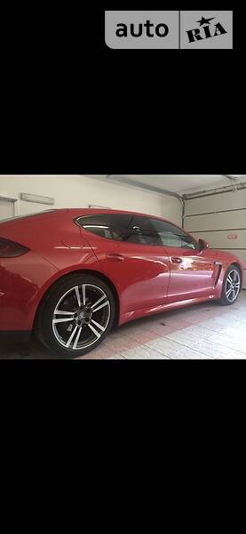 Porsche Panamera 2014 в Львові