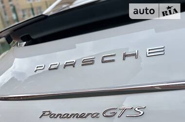 Хэтчбек Porsche Panamera 2010 в Киеве