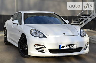 Ліфтбек Porsche Panamera 2011 в Києві