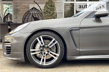 Хетчбек Porsche Panamera 2013 в 